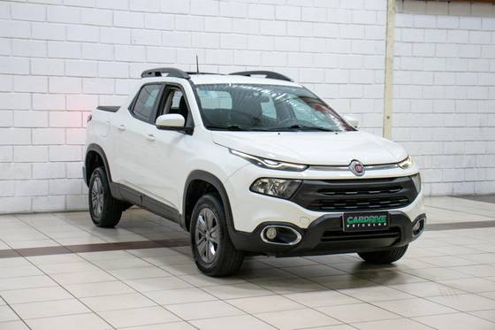 FIAT TORO 1.8 16V EVO FLEX FREEDOM AT6 FIAT TORO 1.8 16V EVO FLEX FREEDOM AT6